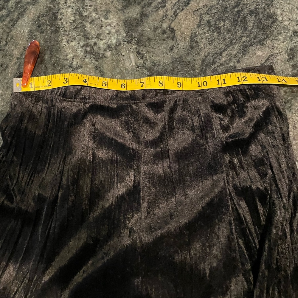Black Velvet Maxi Skirt Size M, Full Skirt, Elastic Waistband - Picture 5 of 6